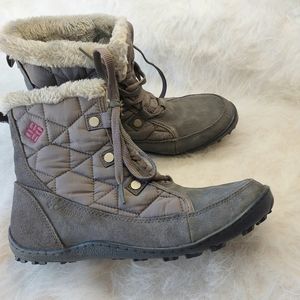 Columbia Boot Women's 9 quilted MiniX Shorty Blue lace up.